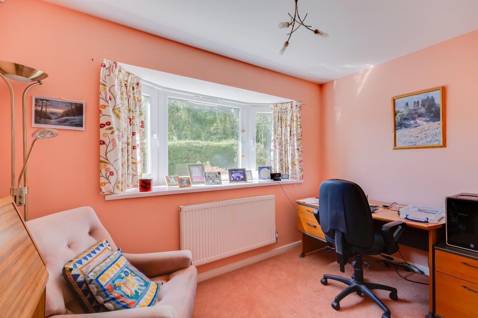 17 Charteris Close, Penarth, CF64 5RT